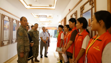 南宁警备区大校司令员范江文到广西国际壮医医院检查指导征兵体检工作