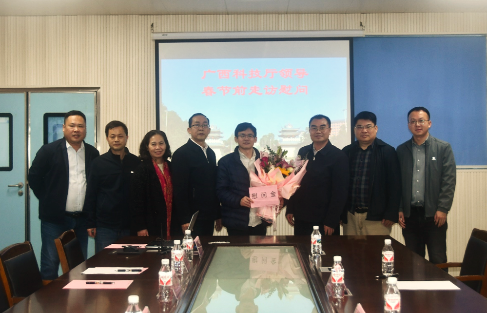 慰问赵龙岩研究员