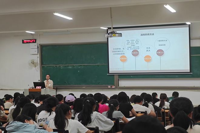 CE52FD8C495F53D6A9CB0FC56BD46D16