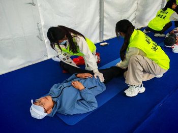 携手同心护南马，赛后拉伸焕活力｜我校运动防护队联合超锐仕运动康复机构开展赛后拉伸服务活动取得圆满成功