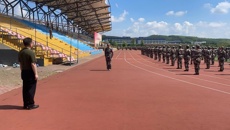 莫锦荣书记看望慰问2022级军训的教官和学生