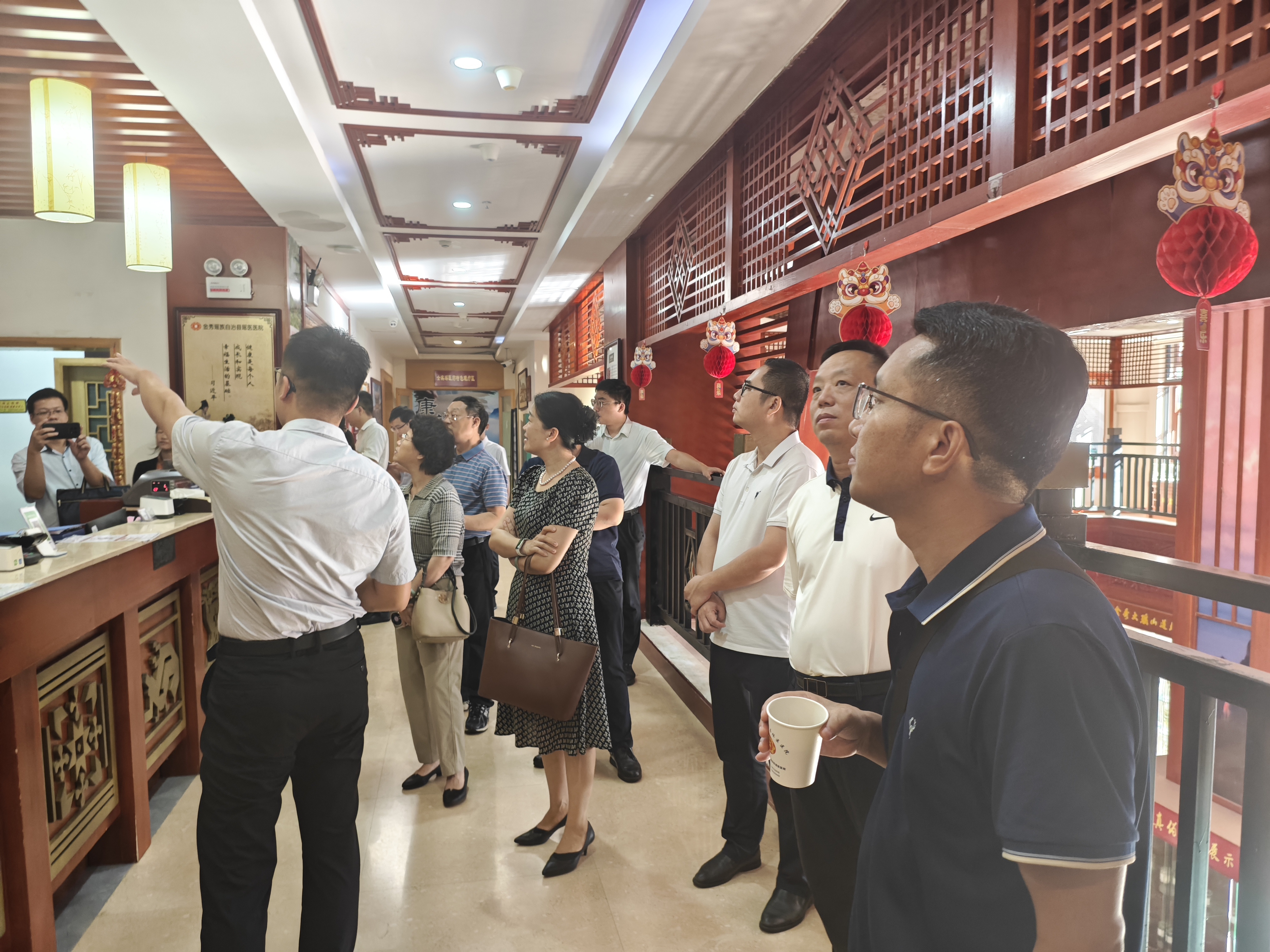 金秀瑶族自治县瑶医院调研