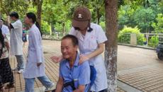 铭记红色历史，弘扬革命精神——针灸推拿学院学子开展义诊活动